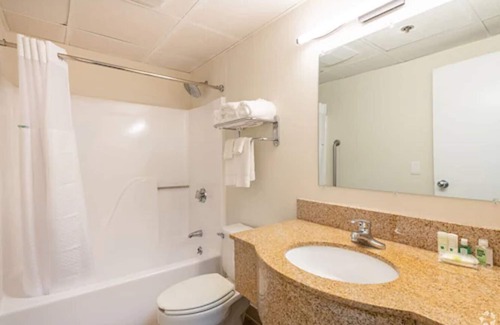 Marlborough Apartamento | Residences at Solomon Pond