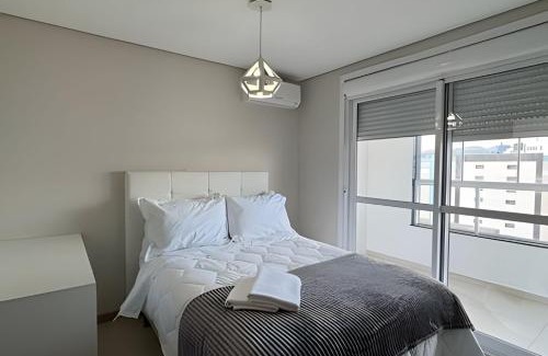 Centro Apartamento | Residencial Veneza - Perto de TUDO! LZN Hospedagens