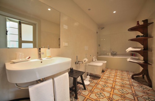 Oristano Historic Centre Hotel | Residenza d'Epoca Regina d'Arborea