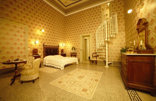 Oristano Historic Centre Hotel | Residenza d'Epoca Regina d'Arborea