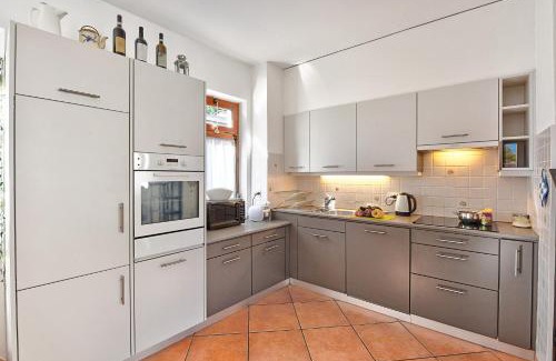 Melide Apartamento | Residenza Lungolago Melide - Happy Rentals
