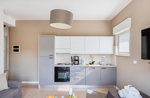 Desenzano del Garda Apartamento | Residenza Miralago With Pool - Studio Apartment With City View