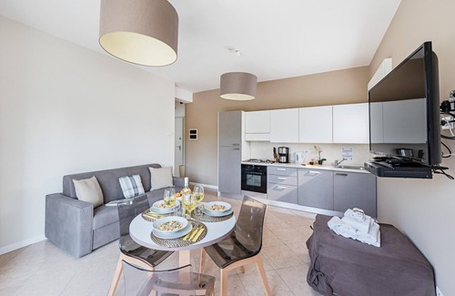 Desenzano del Garda Apartamento | Residenza Miralago With Pool - Studio Apartment With City View