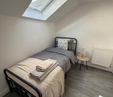 Blyth Casa | ResiLets - Berwick House - Large 4 Bed Townhouse - Contractor stays
