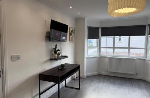 Blyth Casa | ResiLets - Berwick House - Large 4 Bed Townhouse - Contractor stays