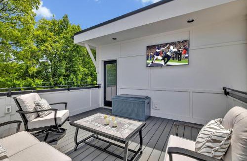 Berry Hill Casa | Resonant - 2 Townhomes - 2 Private Rooftop Decks