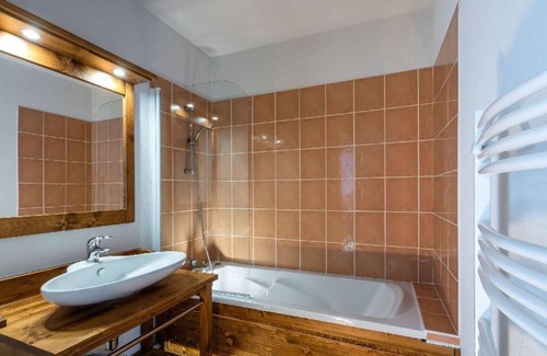Abries Apartamento | Centro estación, fitness, piscina, parking, tv, local para esquís, 26-36m², Abriès