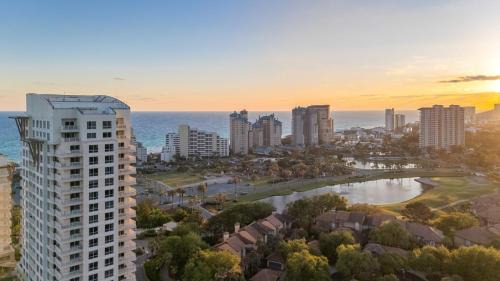 Sandestin Casa | Resort Condo Steps to Beach Pool Hot Tub Tennis Golf Sandestin Miramar Beach