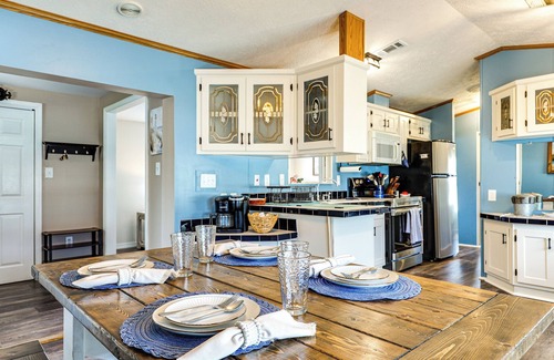 Elberta Casa | Resort Dock & Boat Ramp: Home w/Wolf Bay Access