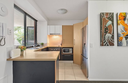 Kangaroo Point Apartamento | Resort Living < 10mins CBD ~ 2Bed / 2Bath / 1Car