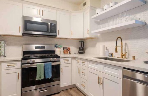 Carmel Valley Condominio | Resort Living with Pool & Tennis, Minutes to Del Mar Beaches!