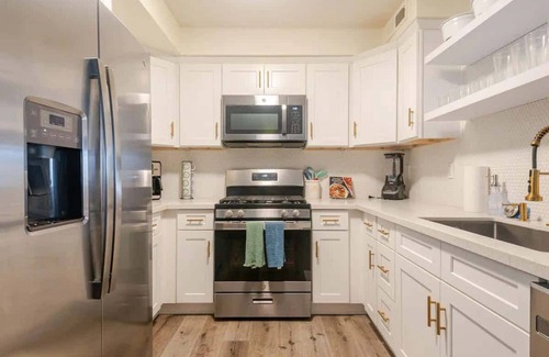 Carmel Valley Condominio | Resort Living with Pool & Tennis, Minutes to Del Mar Beaches!