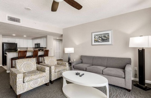 Seabreeze Historic District Complejo | Resort Managed Wyndham Ocean Walk 2BR Suites -4 Pools, Lazy River & Beach!