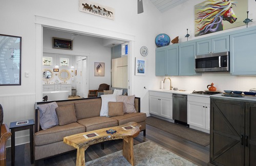 Port Aransas Cabina | Resort Pools, Golf Cart Boardwalk to Beach