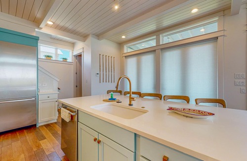 Port Aransas Cabina | Resort Pools, Golf Cart Boardwalk to Beach, Pet Friendly