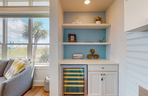 Port Aransas Cabina | Resort Pools, Golf Cart Boardwalk to Beach, Pet Friendly