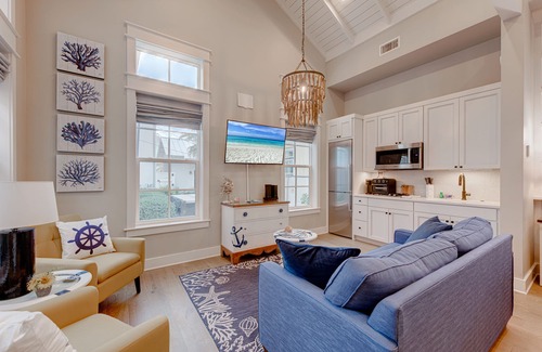 Port Aransas Cabina | Resort Pools, Pet Friendly, Golf Cart Boardwalk to Beach