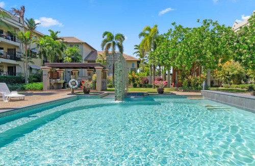 Westcourt Apartamento | Resort Splendor - Top Floor Apartment in Cairns One