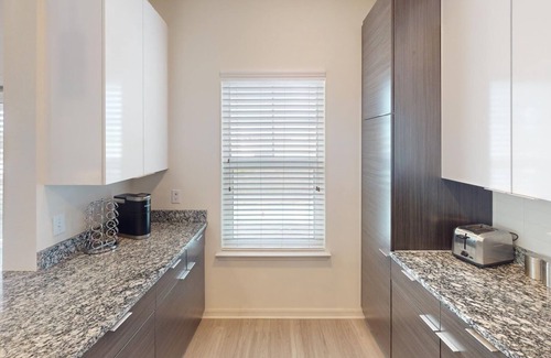 Sun Bay South Apartamento | Resort Style 2 Bedroom 2 bath in South Tampa with crisp decor.