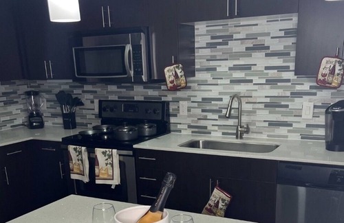 Flagler Village Casa | Resort Style 2 Bedroom W/ Free Parking & Gym