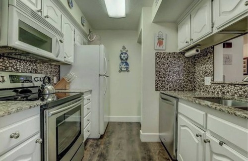 St. George Condominio | Resort-Style 2BR 2BA: Indoor/Outdoor Pools, Pickelball, Trails, & more!!