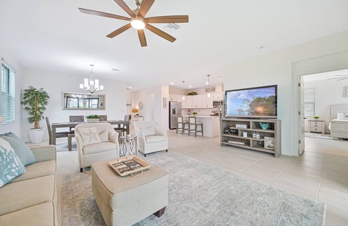 Estero Casa | Resort Style Amenities - 4 bedroom, 3 bath home - 30 min to beaches.
