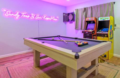 Walsingham Casa | Resort Style Backyard Pool Movie Game Room