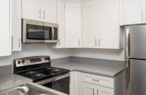 Atwater Village Apartamento | resort-style community amenities in the vibrant Atwater Village neighborhood