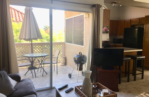 Val Vista Lakes Condominio | Resort Style Condo en alquiler en Beautiful Beach Club Village. Alquiler largo y corto