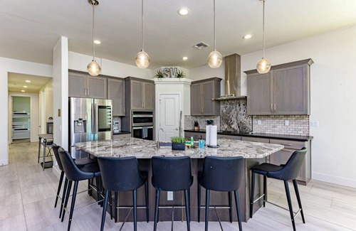 Lake Havasu City Casa | Resort Style Home | Swim Up Bar | Spa | Firepit