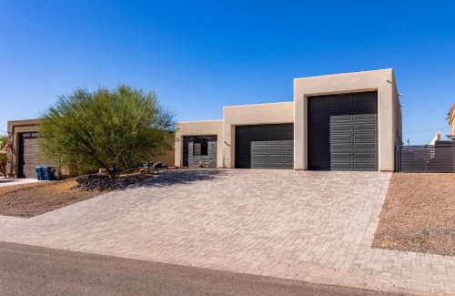 Lake Havasu City Casa | Resort Style Home Swim Up Bar Spa Firepit