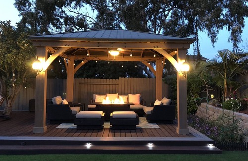 Mira Mesa Casa | Casa de estilo resort ubicada en el centro con patio zen y putting green