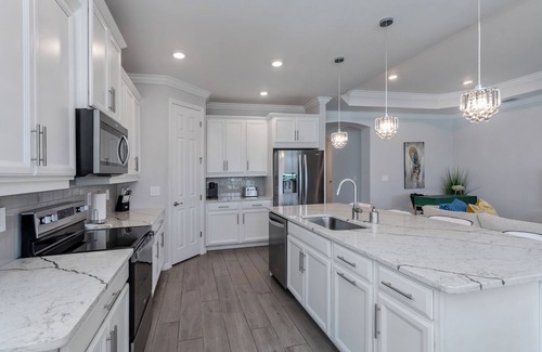 Nokomis Casa | Resort-style House on the lakefront