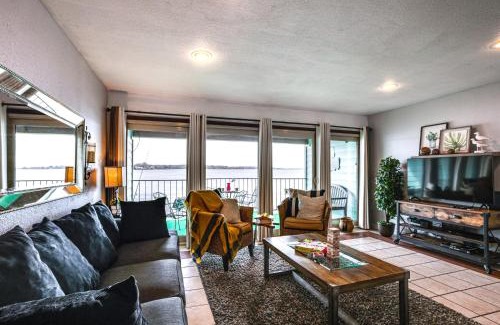 Seven Coves Apartamento | Resort-Style Lake Conroe Retreat with Balcony and View