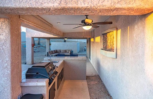 Lake Havasu City Casa | Resort Style Living w/Pool, Spa, Games