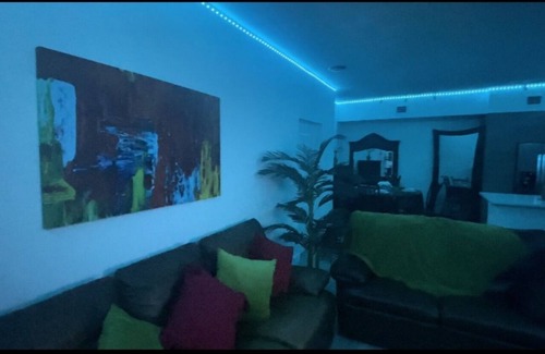 Miami Lakes Apartamento | Resort style oversized unit with pool, hammock and gym access
