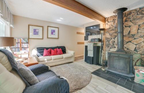 Elmira Casa | Resort-Style Perks - Cabin in Lakes of the North!
