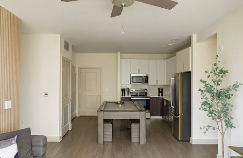 Forest Park Apartamento | Resort-Style Retreat | 1 King/2 Queens, Pool table