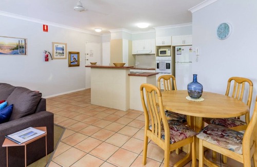Bellara Apartamento | Resort Style Unit Across from the Water
