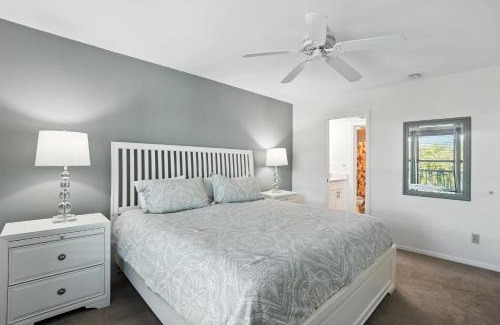 Park Shore Casa | Resort Views and Close to Lobby