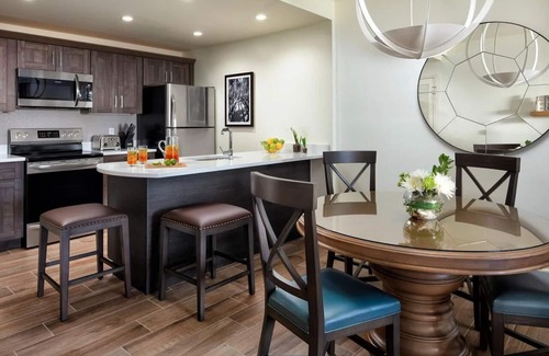 Estero Complejo | Resort with private beach access in Bonita Springs with 4 pools, lazy river