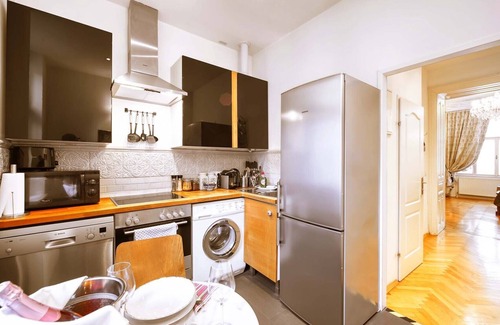 Sankt Ulrich Apartamento | Respect for the old but a reverence for a modern living ♥