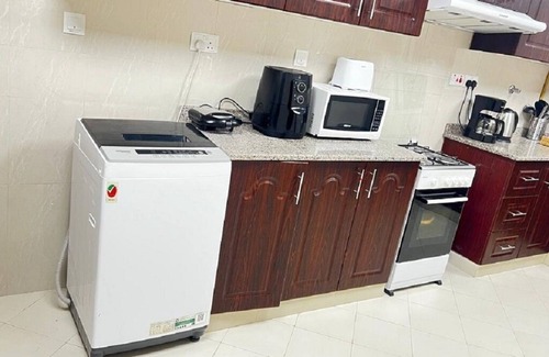 Mussafah Apartamento | Rest House Hostel