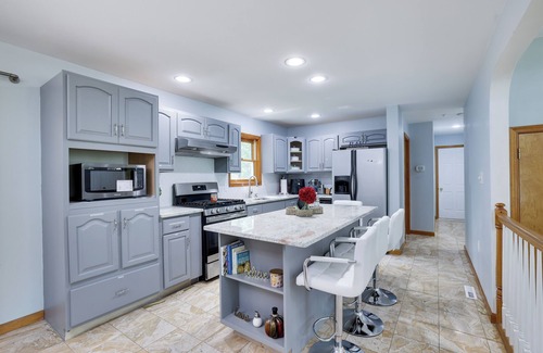 East Stroudsburg Casa | Rest in our Nest! Cozy Pocono Mtn Retreat.
