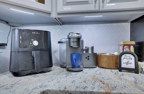 East Stroudsburg Casa | Rest in our Nest! Cozy Pocono Mtn Retreat.