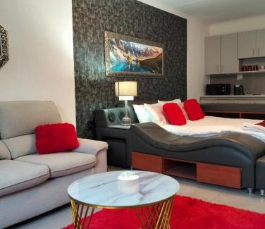 Boksburg Casa | Rest Inn C Guesthouse - 10min from OR Tambo Airport