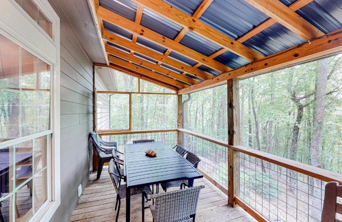 Sylva Casa | Rest on the Rocks