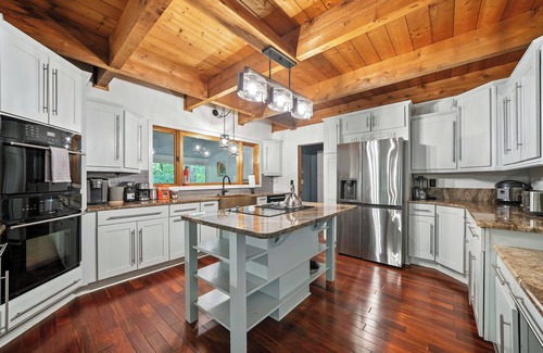 Dahlonega Cabina | Rest & Relaxation in Remote Cabin on 10 Acres