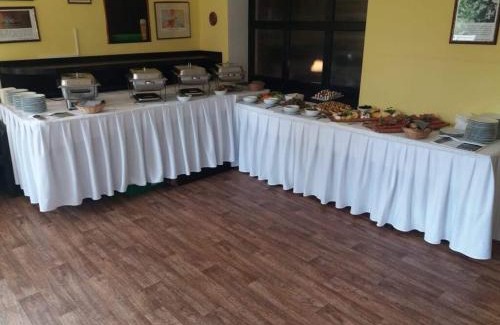 Knezeves Casa | Restaurace-Penzion U Pilota