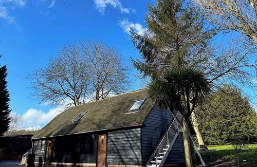 London Borough of Bromley Casa | Restful Break Apartment close to Hiking Park & Chislehurst Caves - Badger